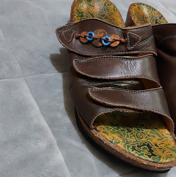 Think! Leather Sandals - Picture 3 of 9